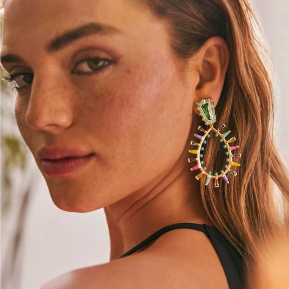 Kendra Scott The Kelsey Gold Statement Earring in Multi Mix - Picture 3 of 8